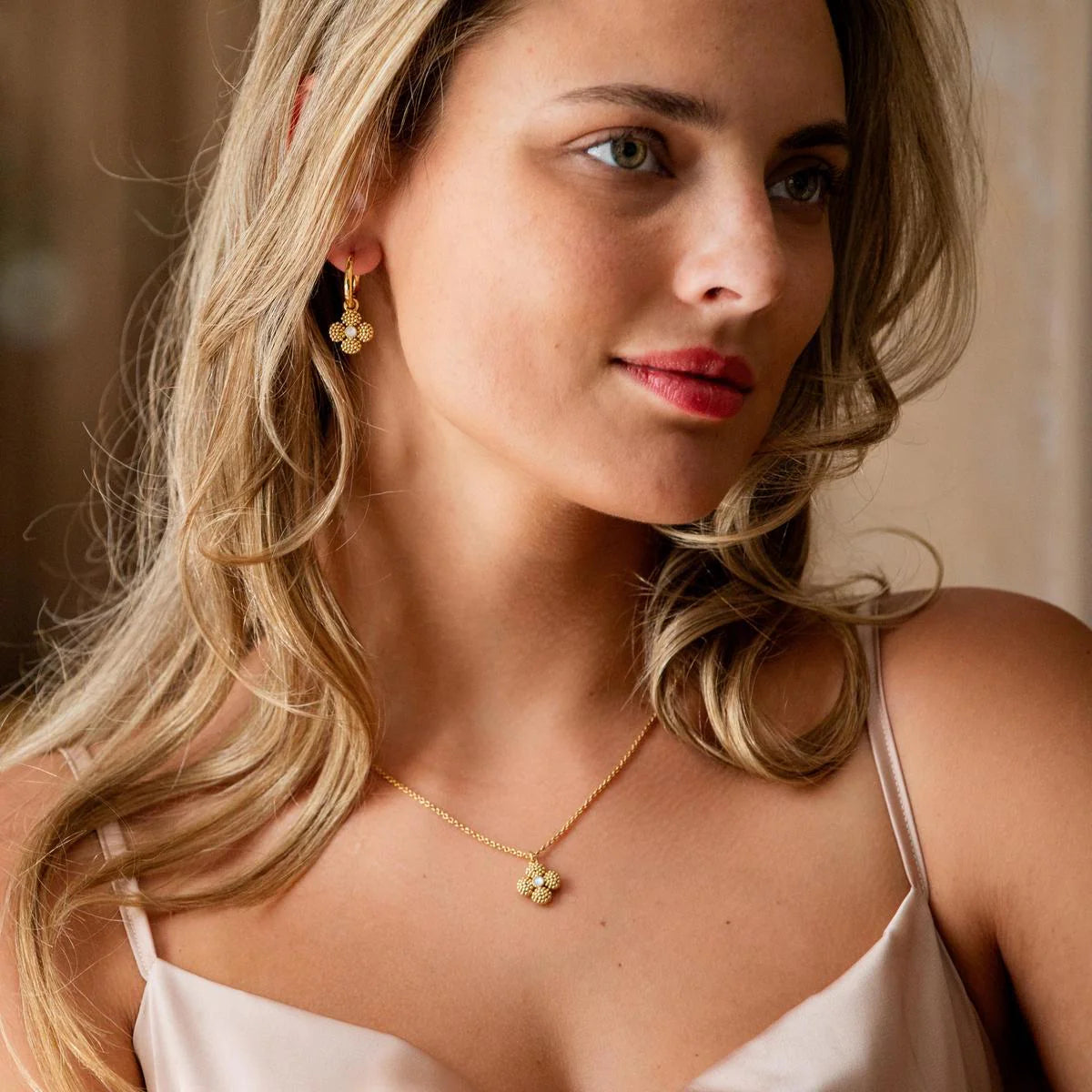 Double Sided Clover Necklace- Mother of Pearl