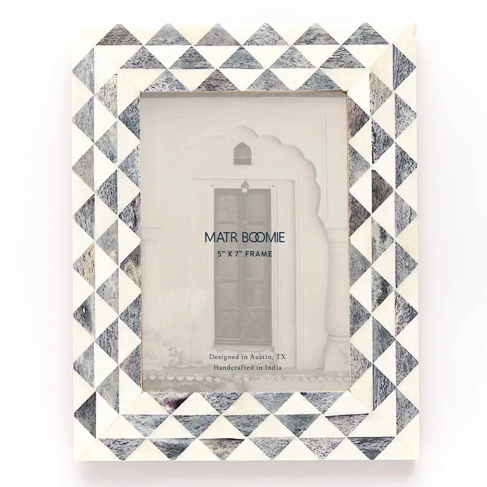 Gray and White Frame – 5 x 7
