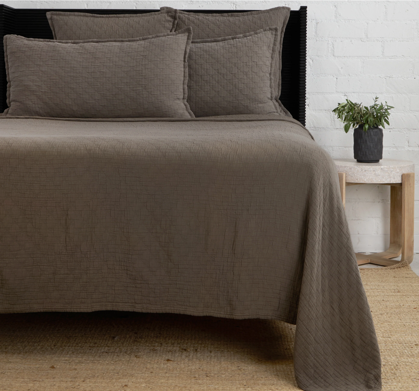 Matelasse Quilt Queen – Pebble