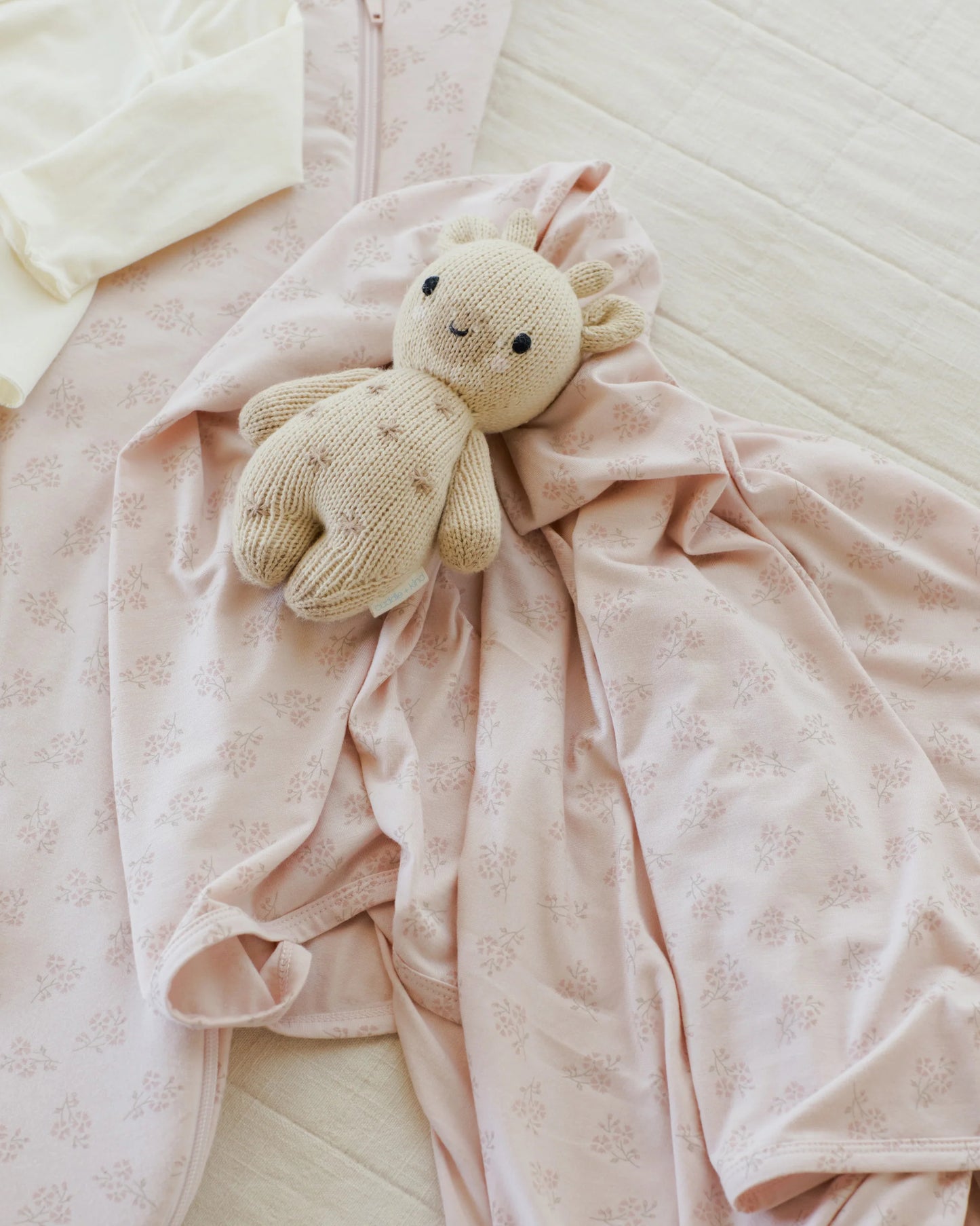 Swaddle- Pink Blossom
