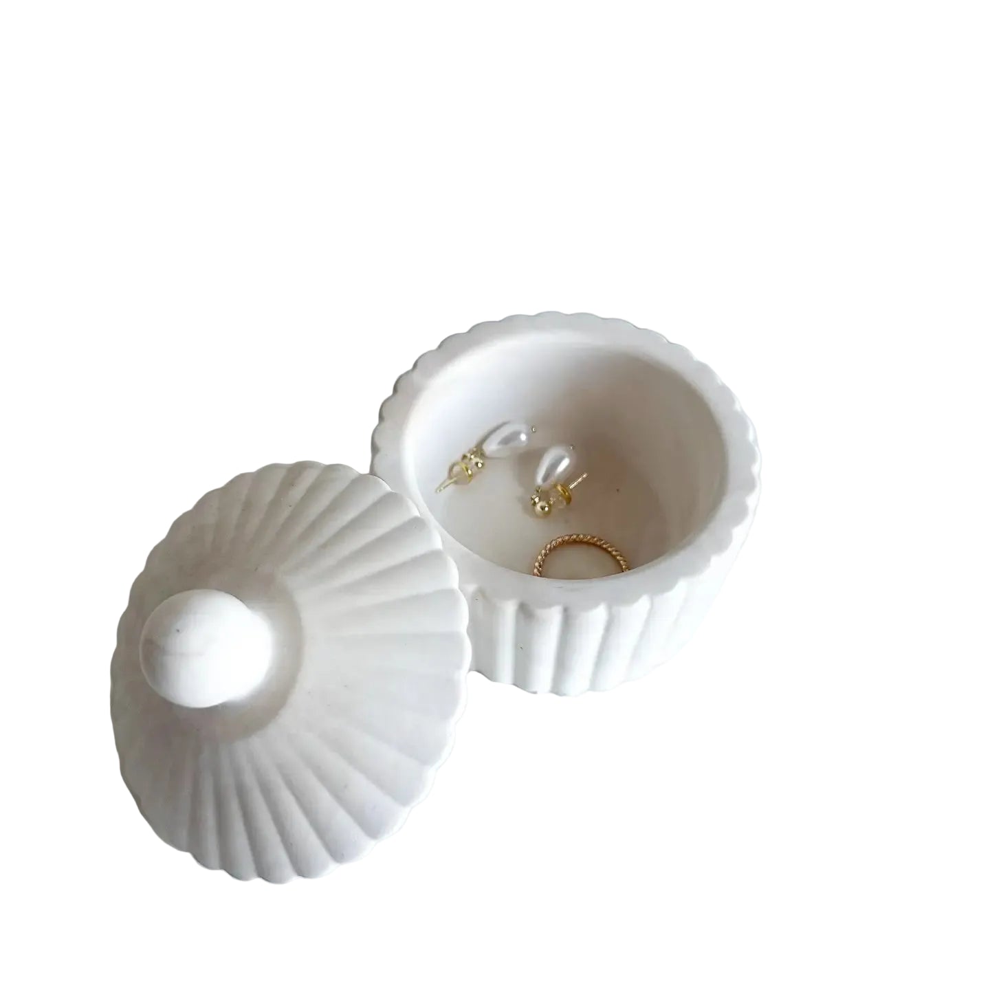 Fluted Pinch Bowl with Lid