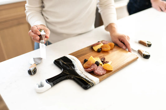 Medium Board with Handle - Onyx